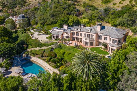 See Kelsey Grammers Former Malibu Mansion Listed For 1995 Million