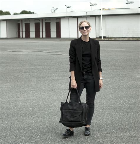 Style: all black everything. #minimalism #minimalist # ...