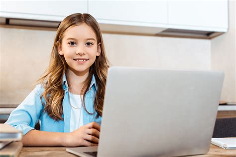 8 Tips To Help Your Kids Adapt To Virtual Learning