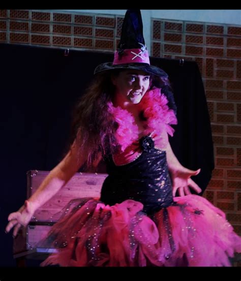 Le Manoir De Drakaina Halloween Magic Show Spectacle De Magie Par