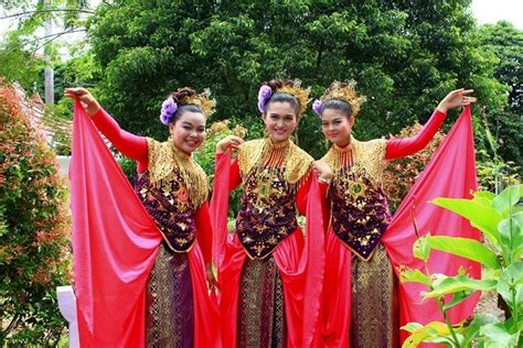 Penari by Sγɑʍsµℓ Pµтʀɑ on 500px | Penari, Indonesia