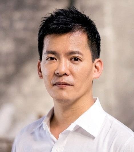 Yi yi yi yi, 伊依以翼 other names: 高學歷人人愛 演藝圈爆假學歷還有這些人 - 自由娛樂