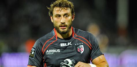 Maxime médard devrait dans les prochains jours prolonger son contrat avec le stade toulousain pour les 4 prochaines années. Maxime Médard laisse planer le doute sur son avenir ...
