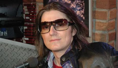 mitch hedberg s last howard stern show appearance was two weeks before his death digg