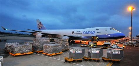 Перевод слова cargo, американское и британское произношение, транскрипция bulk cargo — мор. Air Freight Advisory: Backlogs Developing in Asia - Outside The Box - A Blog of All Things ...