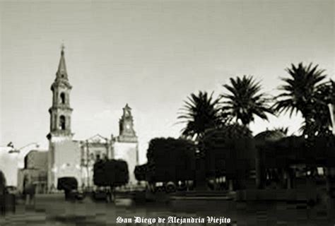 Plaza Y Templo De San Diego De Alejandria Jalisco Mexico Templo De