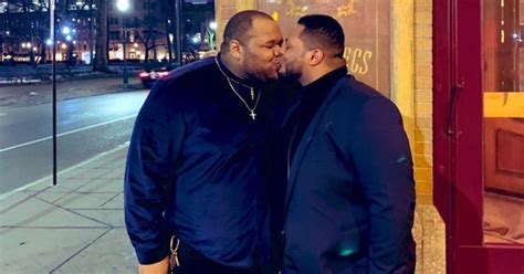 La Photo Dun Couple Gay Afro Américain Qui Sembrasse Devient Virale