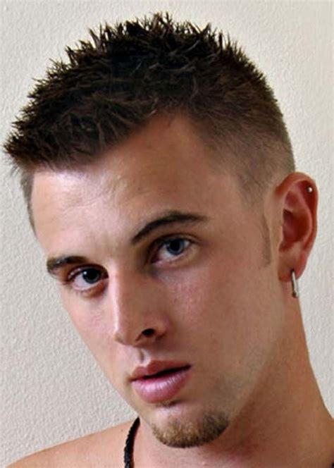 A Short Haircut With A Spiked Top On Haircuts For Men Pictures Of