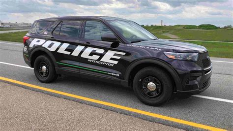 Video First Drive 2020 Ford Explorer Police Interceptor Hybrid Suv