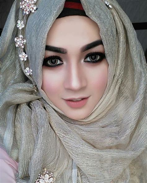 Pin By Nauvari Kashta Saree On Hijabi Queens Hijab Style Tutorial