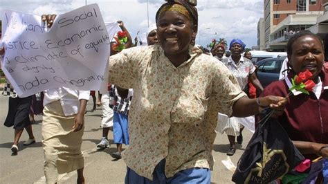 Zimbabwe Arrestato Pastore Mawarire Uno Dei Leaders Della Protesta