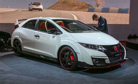 2015 Honda Civic Type R Photos And Info News Car And Driver