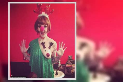 Women Are Decorating Their Boobs For Christmas 1015 Wbnq Fm
