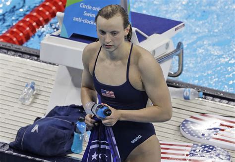 Ledecky Swimmer Katie Ledecky Wins 800 In Record Time Completing World Championships Sweep The