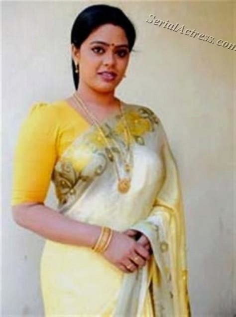 Tv Actress Devi Priya In Saree Veethi