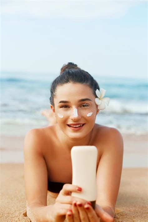 Sunscreen Woman Applying Suntan Lotion Showing Bottle Beautiful Smiling Happy Woman With Suntan