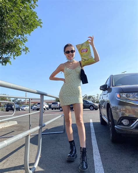 Olivia Rodrigo On Instagram Secured The Bag Mode Outfits Fashion