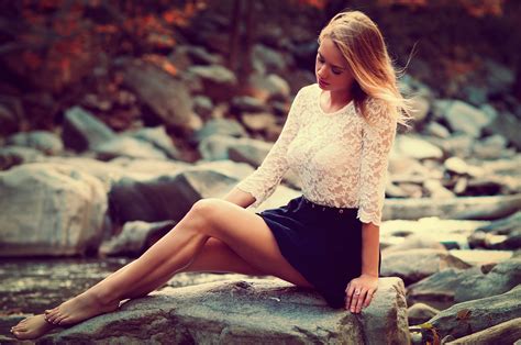 women legs blonde model sitting karolina debczynska women outdoors white tops barefoot