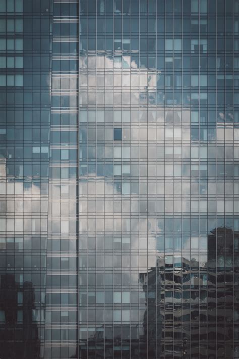 무료 이미지 건축물 지평선 창문 유리 시티 마천루 벽 도시 풍경 도심 반사 색깔 정면 푸른 탑 블록