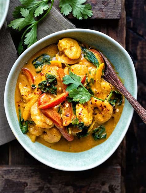 Tips for using a mortar and pestle. Quick and Easy Prawn Curry - Supergolden Bakes