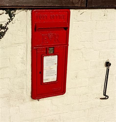 Queen Elizabeth Ii Postbox Tal Y Coed © Jaggery Geograph