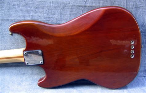 Vintage Guitars Sweden 1977 Fender Mustang Bass