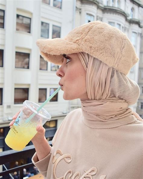 Neha adlı kullanıcının dpz panosundaki Pin Islami moda Casual