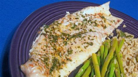 Haddock is steamed in aluminum foil packets with butter, onion, and garlic in this simple recipe sprinkle onion, garlic, dill, and pepper over butter and haddock. Baked Haddock Recipe - Food.com | Recipe | Haddock recipes, Baked haddock recipes, Baked haddock