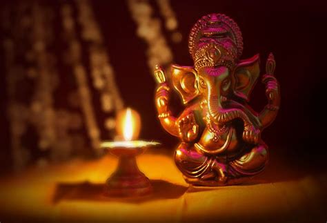 One day goddess parvati was at home on mt.kailash preparing for a bath. 2020 Lord Ganesha Images, Ganpati Pictures, Ganesh Ji Hd ...