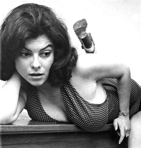 Adrienne Barbeau 1970s Bent Over And Busty Bw 8x8 Portrait Ebay