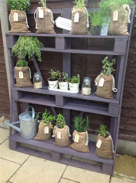 Space Saving And Practical Ideas For A Lovely Pallet Herb