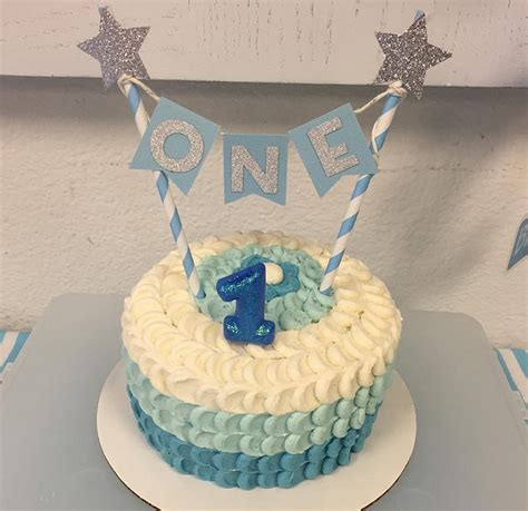 Here, we have added this beautiful birthday cake for the baby boy who is about to complete his first year in this world. 39 Awesome Ideas For Your Baby's 1st Birthday Cakes