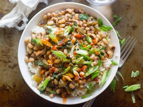 This Vegan Hoppin John Is Made With Smoky Simmered Black Eyed Peas