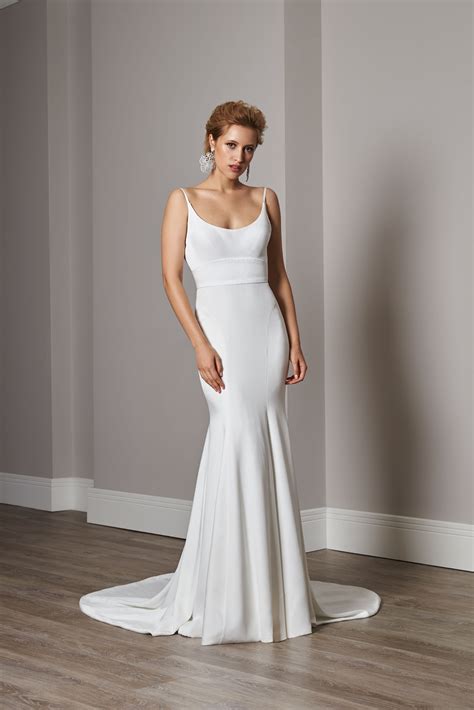 Sassi Holford 2020 - Rochelle | Dresses, Classic wedding gowns ...