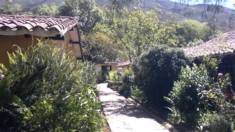 Este hotel colonial ubicado en el corazón de villa de leyva está destinado al descanso y tranquilidad de sus huéspedes. Villa de Leyva- Mesón Mesopotamia1.mp4 - YouTube