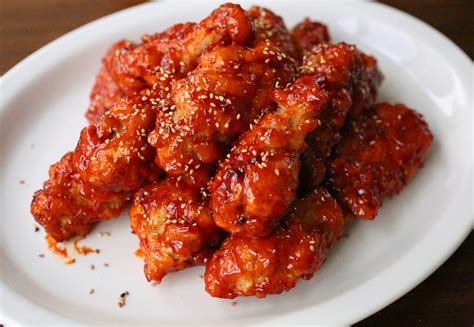 Menu lezat itu bisa bunda masak sendiri di rumah. Korean food photo: I made sweet, spicy, & crunchy chicken ...