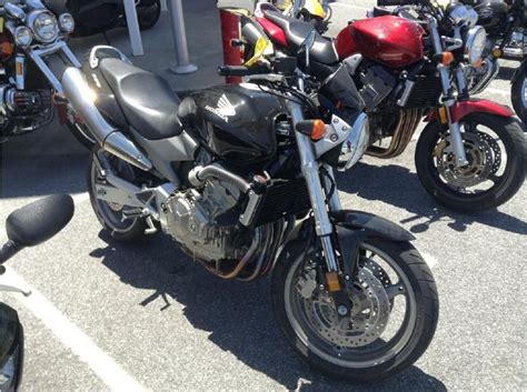 Four valves per cylinder carburetion: 2006 Honda 599 (CB600F) Standard for sale on 2040-motos