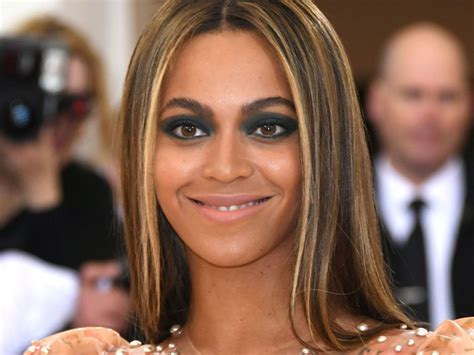 Beyonces Look Bei Der Met Gala 2016 Das Denkt Das Netz