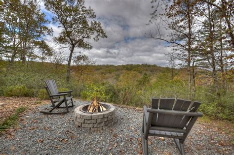 To make reservations at the cottage on blueberry hill: Blueberry Hill Rental Cabin | Cuddle Up Cabin Rentals