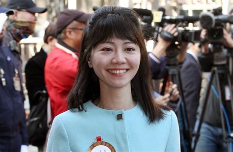 We would like to show you a description here but the site won't allow us. 不只高嘉瑜 女主播「衣柜土石流」撑爆了 - 娱乐 - 中时新闻网