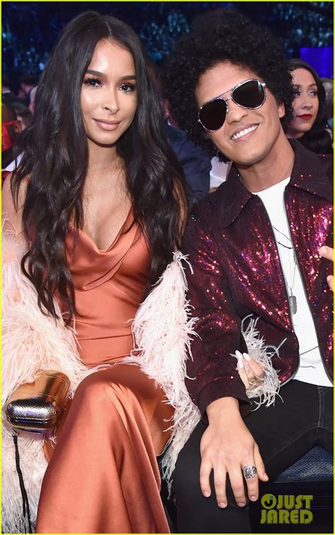Bruno Mars Couples Up With Girlfriend Jessica Caban At Grammys 2018
