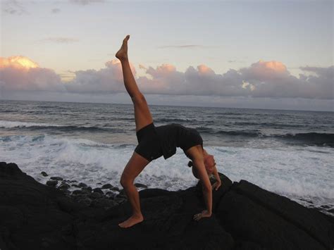 sunset coconut beach big island hawaii 1 legged wheel yoga everyday yoga retreat yoga life