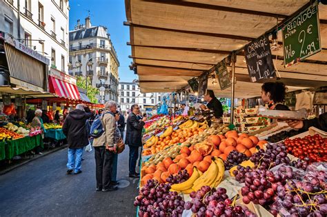 5 Best Food And Flea Markets In Paris Paris Popular Food And Flea