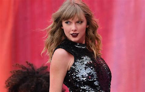 These Are The Stage Times And Support Acts For Taylor Swifts Reputation Tour Shows At Wembley