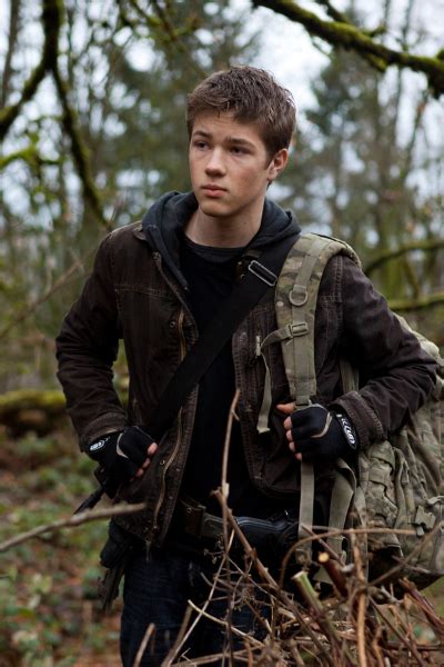 Interview With Falling Skies Connor Jessup Ben Mason And Season 3 Three If By Space