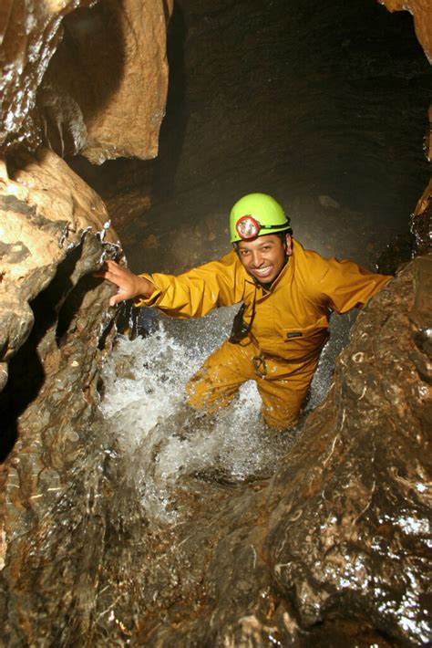 Caving Discover Cheddar