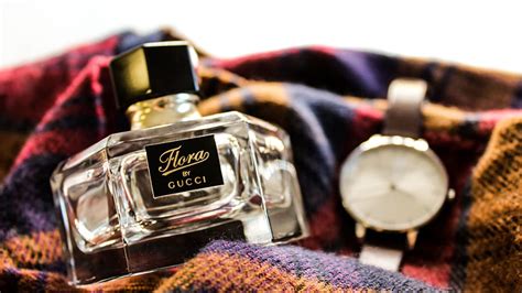 Gucci Word On Scent Bottle Hd Gucci Wallpapers Hd Wallpapers Id 49020