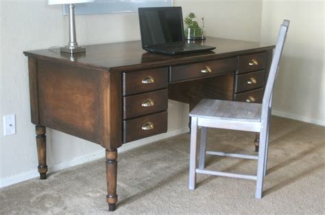 All woodworking plans are step by step, and include table plans, bed plans, desk plans and bookshelf plans. Ana White | Turned Leg Traditional Desk - DIY Projects