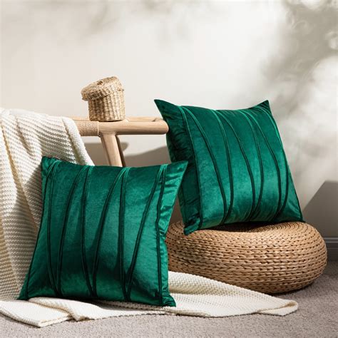 Top Finel Decorative Hand Made Throw Pillow Covers For Couch Bed Soft