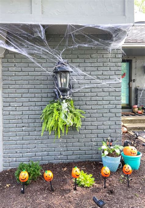 Halloween Decorations Outdoors 50 Easy Diy Halloween Decorations For